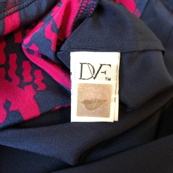 Diane von Furstenberg Cordelia Silk S/S Top Sz 8.  P10 - Picture 4 of 7